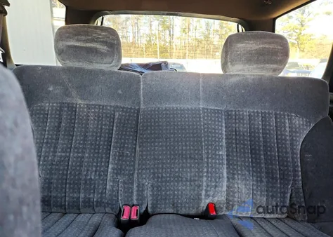 2002 Chevrolet Blazer из США, поврежденный, VIN 1GNDT13W72K106586